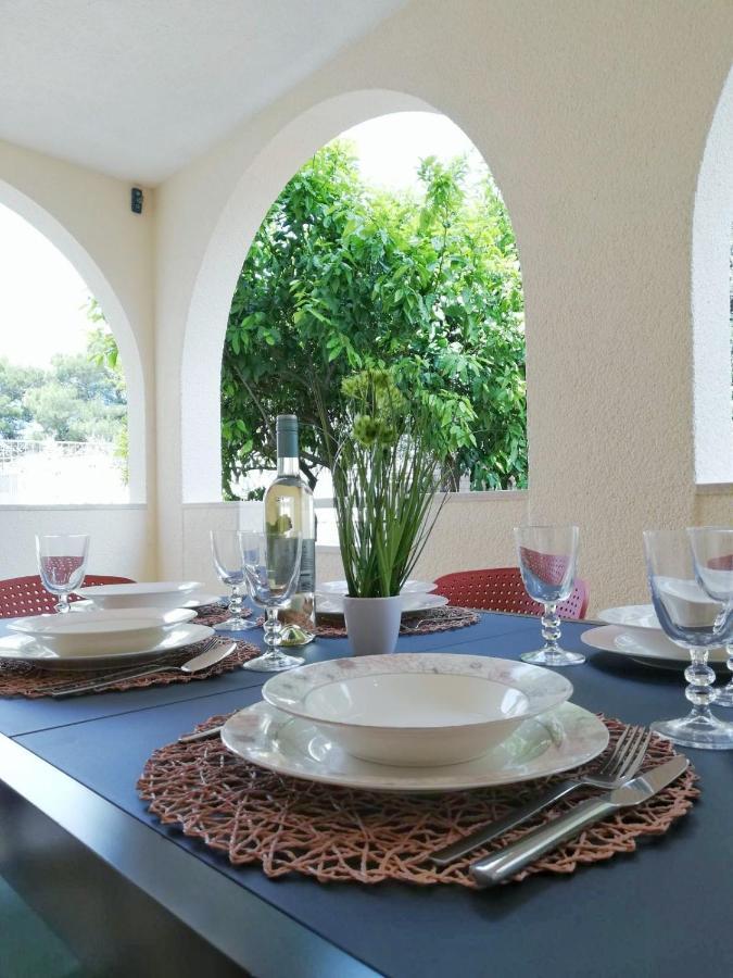 Pineta With Terrace & Park Wood View Apartment Pula